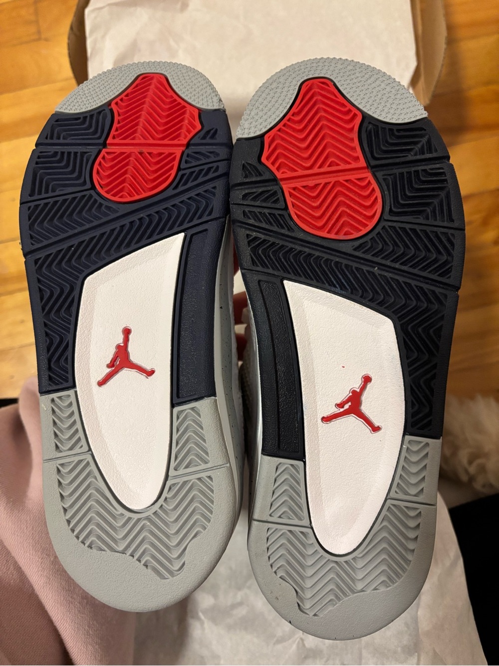 Jordan 4 Retro (PS) White & Midnight Navy - Picture 2 of 3
